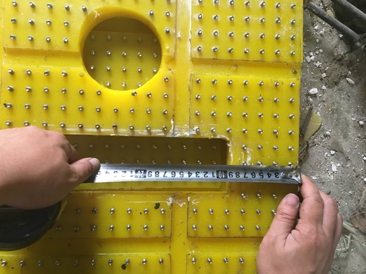 Polyurethane Anti Slip Mat cho 37 1/2 inch Rotary Table Drilling Rig 30MM Độ dày Màu vàng 2200MM*1800MM
