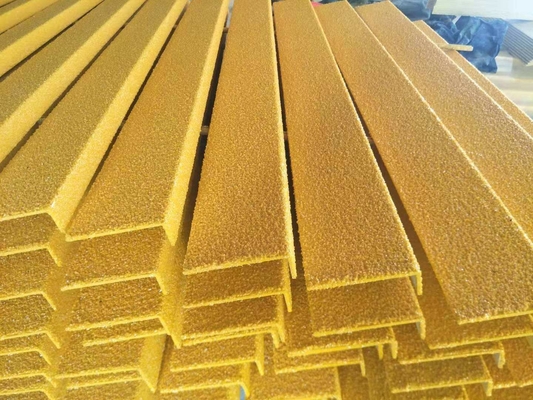 FRP chống trượt cầu thang mũi chống trượt thảm lớp phủ bề mặt nhựa Iso AS4586 cho cầu thang mỏ dầu